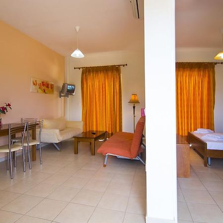 Vakis Apartments Zaharo Dış mekan fotoğraf