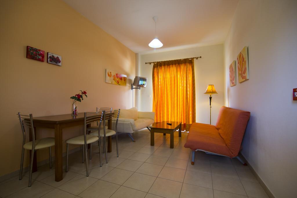 Vakis Apartments Zaharo Dış mekan fotoğraf