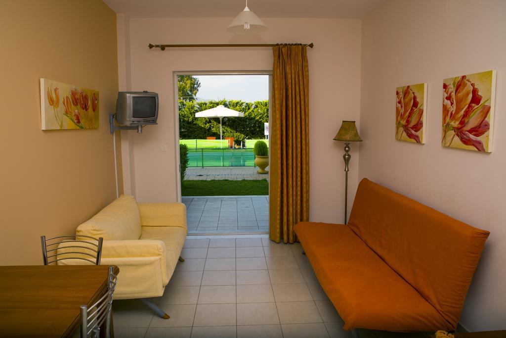 Vakis Apartments Zaharo Dış mekan fotoğraf