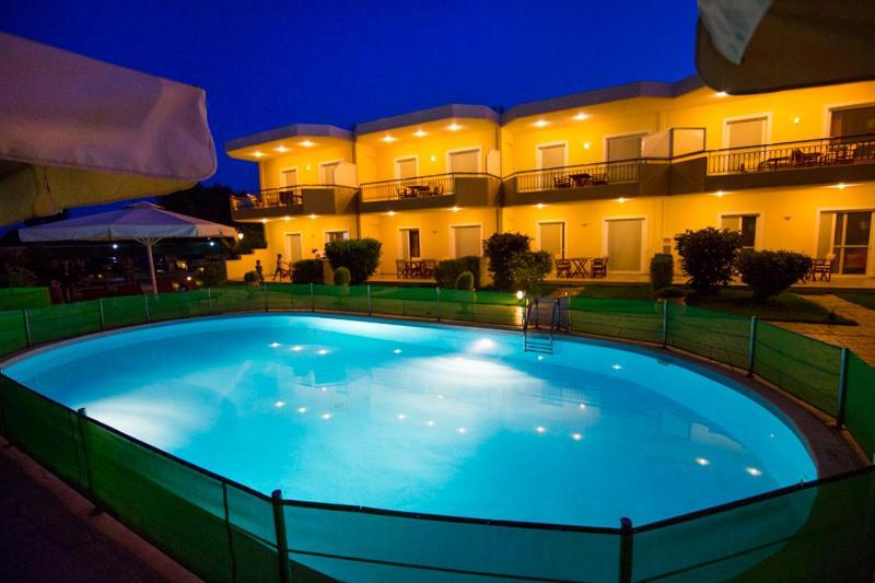 Vakis Apartments Zaharo Dış mekan fotoğraf
