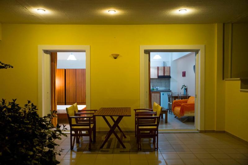 Vakis Apartments Zaharo Oda fotoğraf